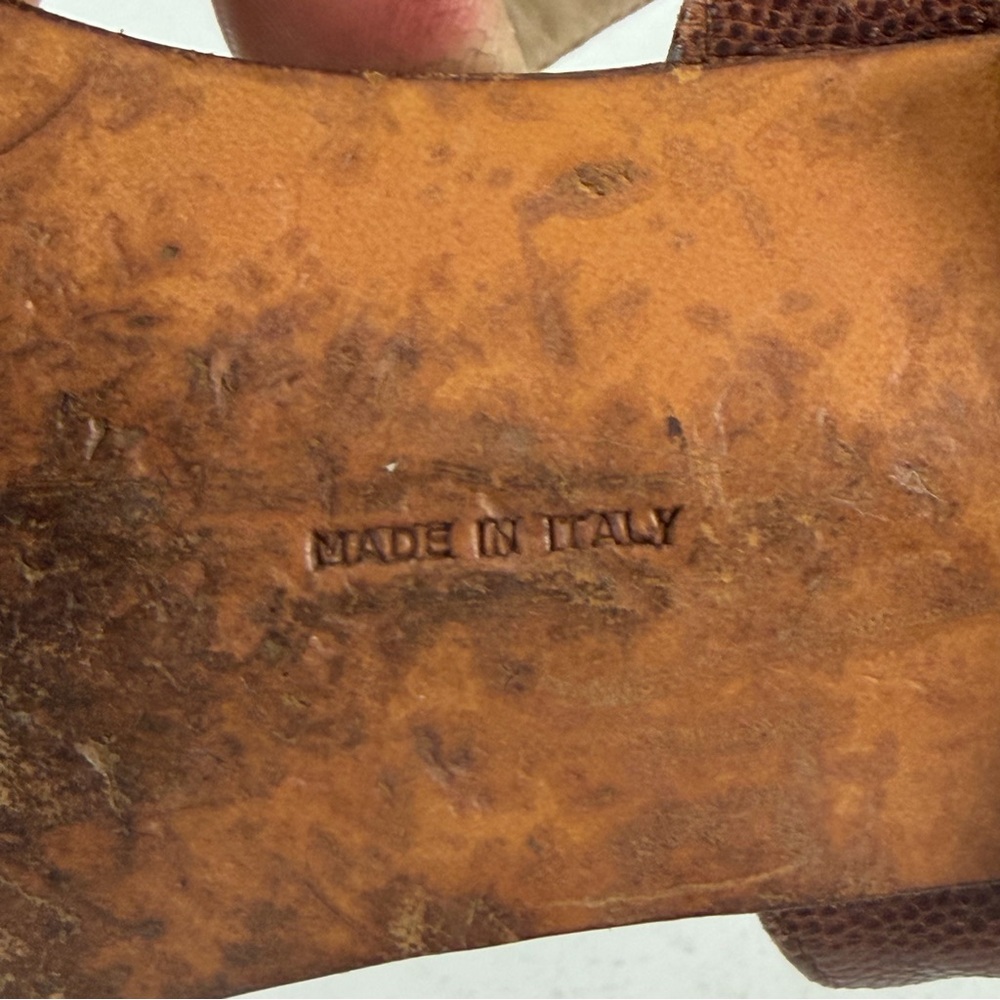 Salvatore Ferragamo Elegant Brown Leather Sandals - Picture 9 of 11